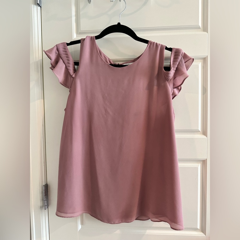 Q&A Off the shoulder pink top